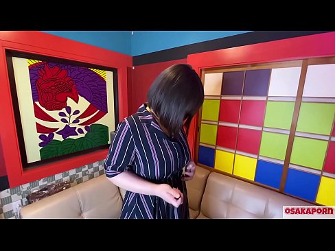 ❤️ Cutie Japanese pẹlu awọn omu nla ṣe baraenisere pẹlu awọn nkan isere ibalopọ ati pe o ni orgasm kan. O sọrọ ninu ifọrọwanilẹnuwo kan nipa iriri onibaje rẹ. Awọn ori omu nla ati obo ti o ni irun ti n kerora. Osaka onihoho Ohun onihoho didara ☑